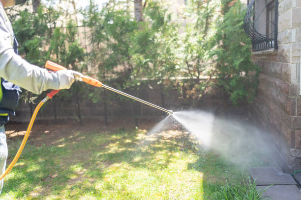 Best Commercial Pest Control Services  in Roberts, WI